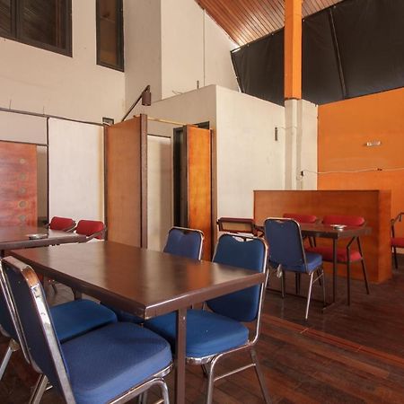 Reddoorz Near Jalan Sudirman Padang Hotell Eksteriør bilde