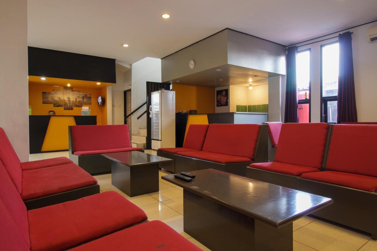 Reddoorz Near Jalan Sudirman Padang Hotell Eksteriør bilde