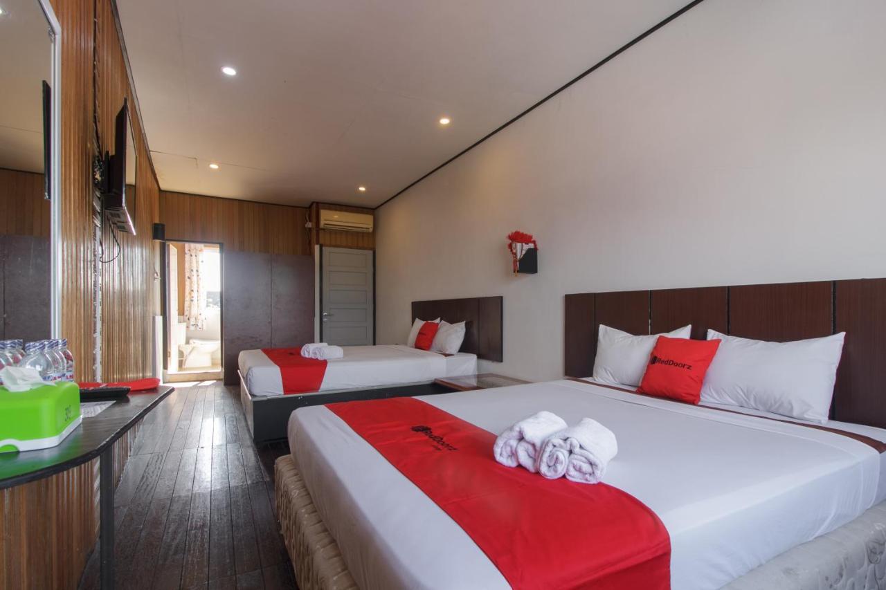 Reddoorz Near Jalan Sudirman Padang Hotell Eksteriør bilde