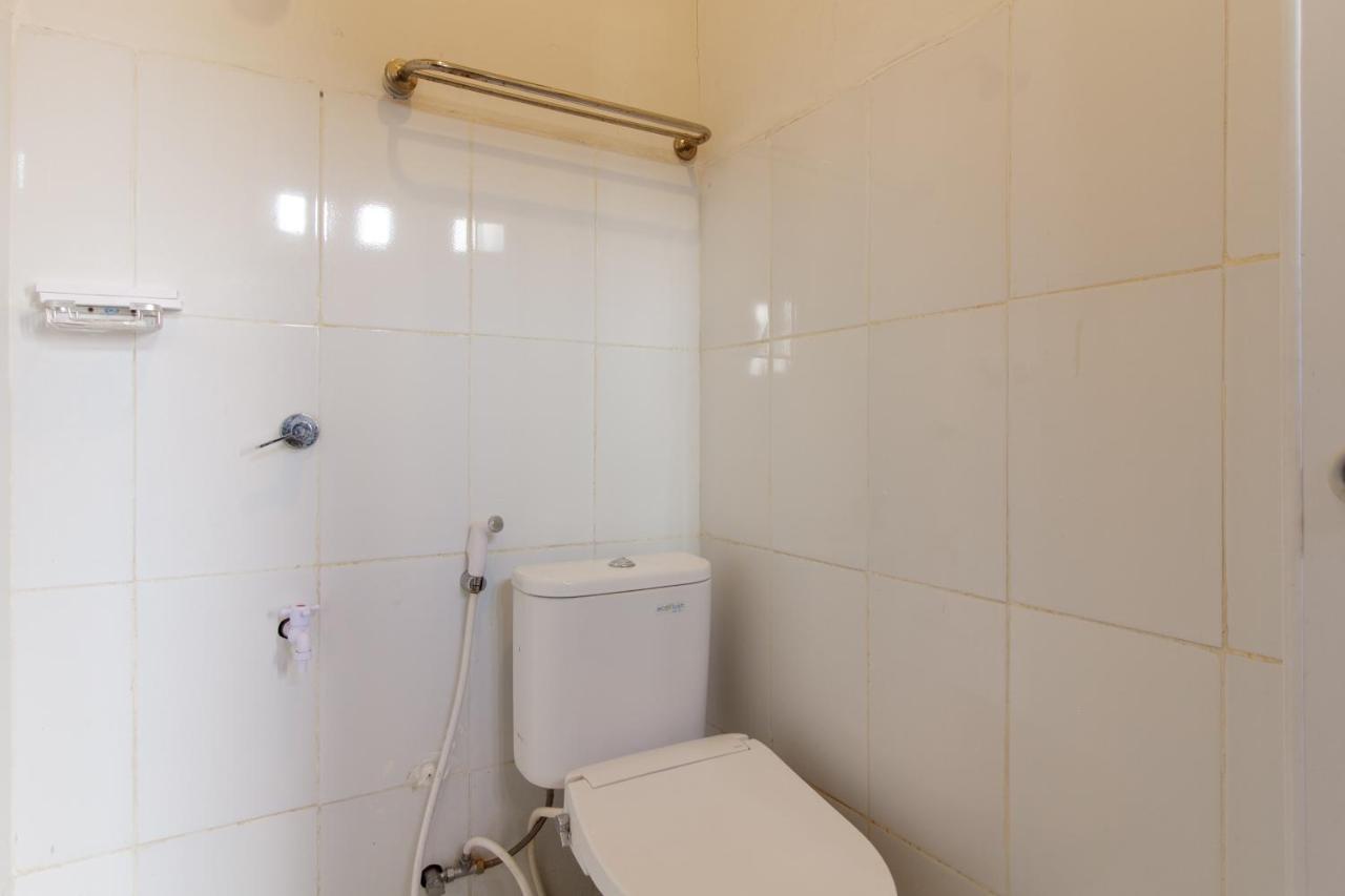 Reddoorz Near Jalan Sudirman Padang Hotell Eksteriør bilde