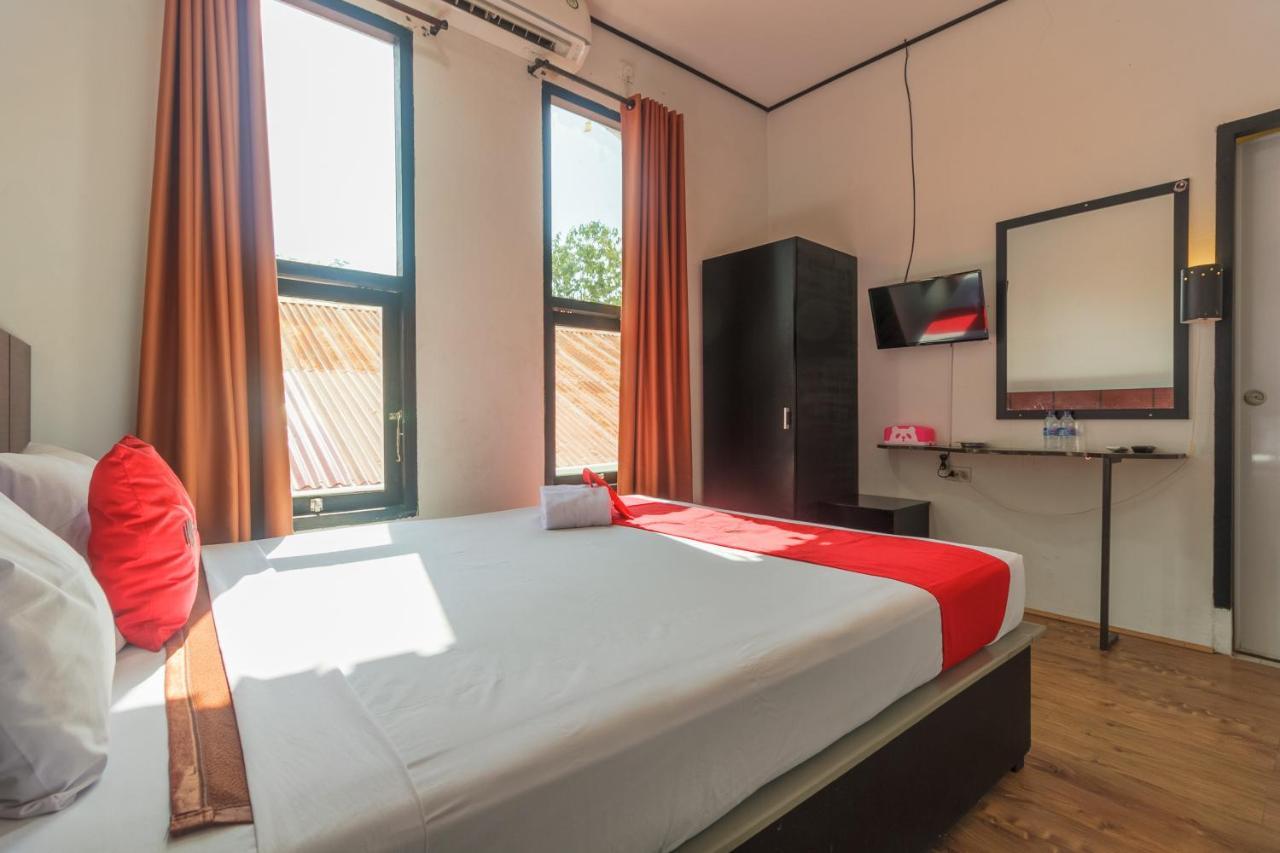 Reddoorz Near Jalan Sudirman Padang Hotell Eksteriør bilde