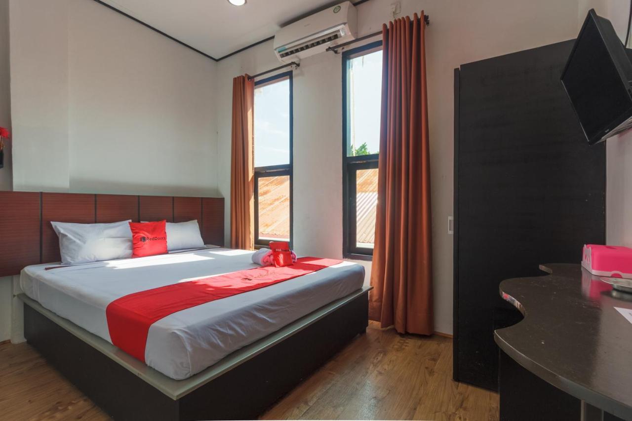 Reddoorz Near Jalan Sudirman Padang Hotell Eksteriør bilde